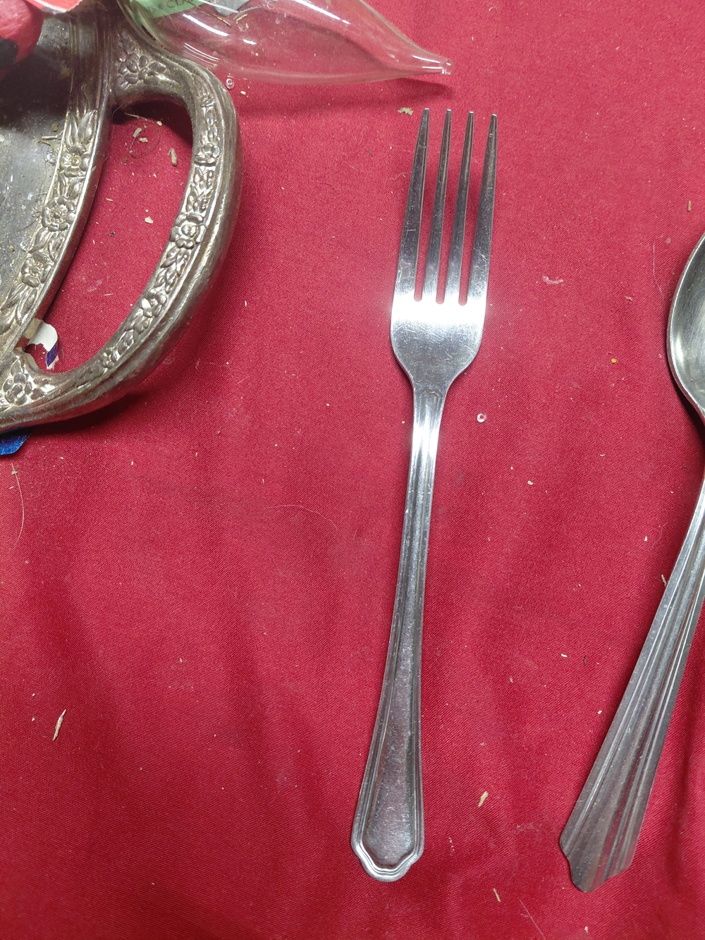 Rogers Co Korea 7 1/2" Four Tine Stainless Dinner Fork.